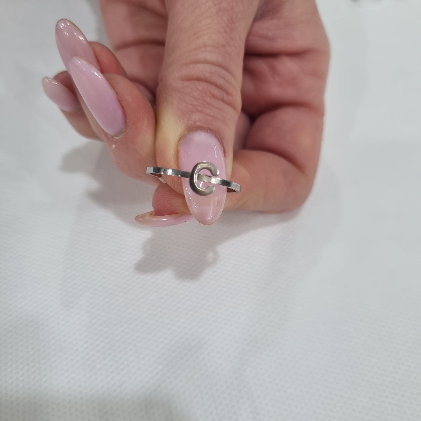 Anello midi-rings lettera